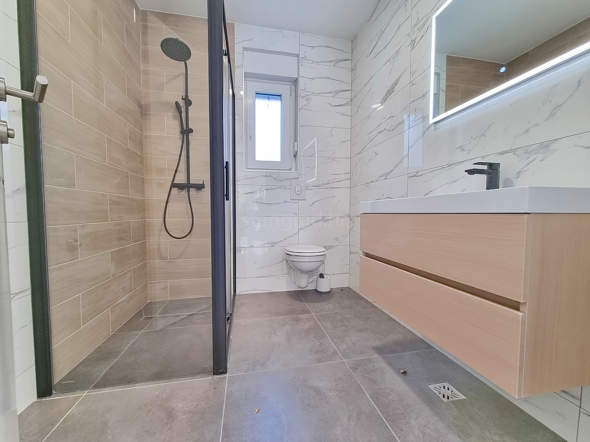 Crikvenica, stanovanje v visokem pritličju blizu morja!