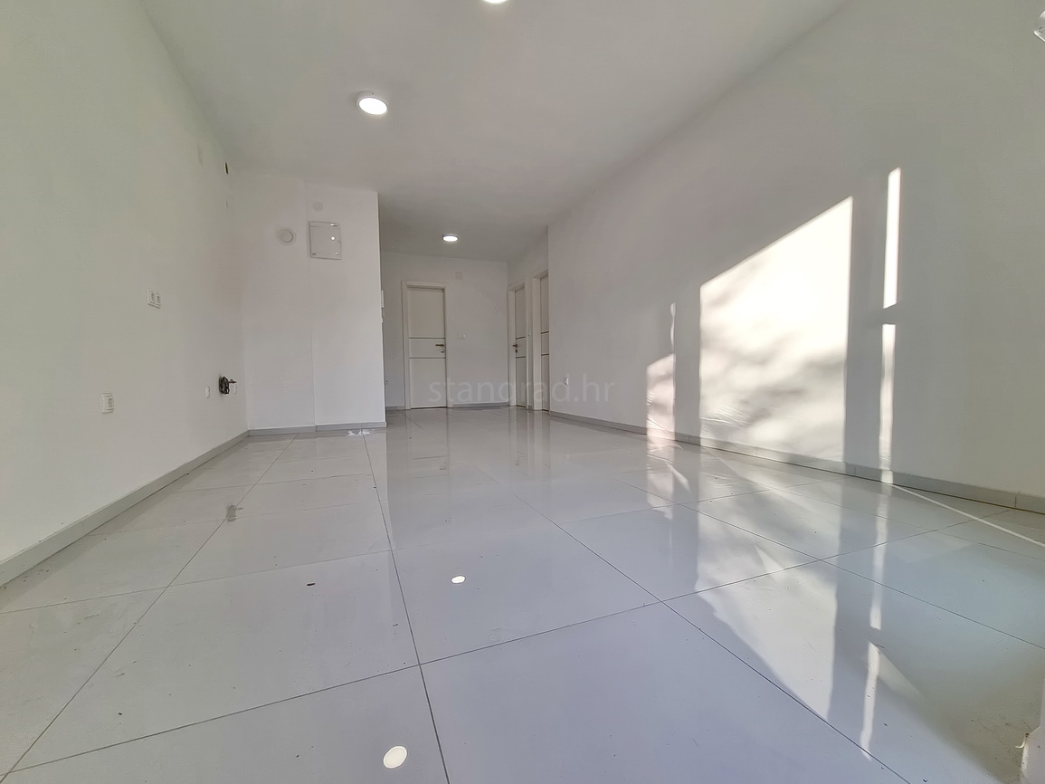 Crikvenica, stanovanje v visokem pritličju blizu morja!