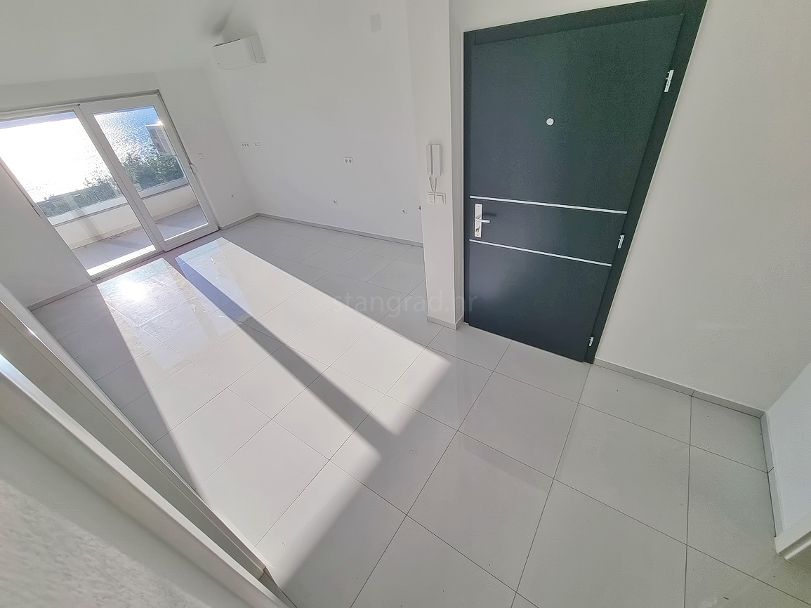 Crikvenica, stanovanje v 2. nadstropju novogradnje v bližini morja!