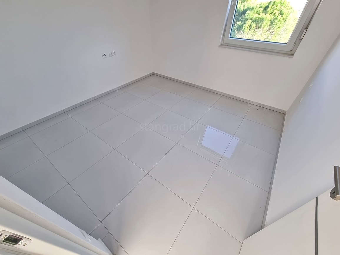 Crikvenica, stanovanje v 2. nadstropju novogradnje v bližini morja!