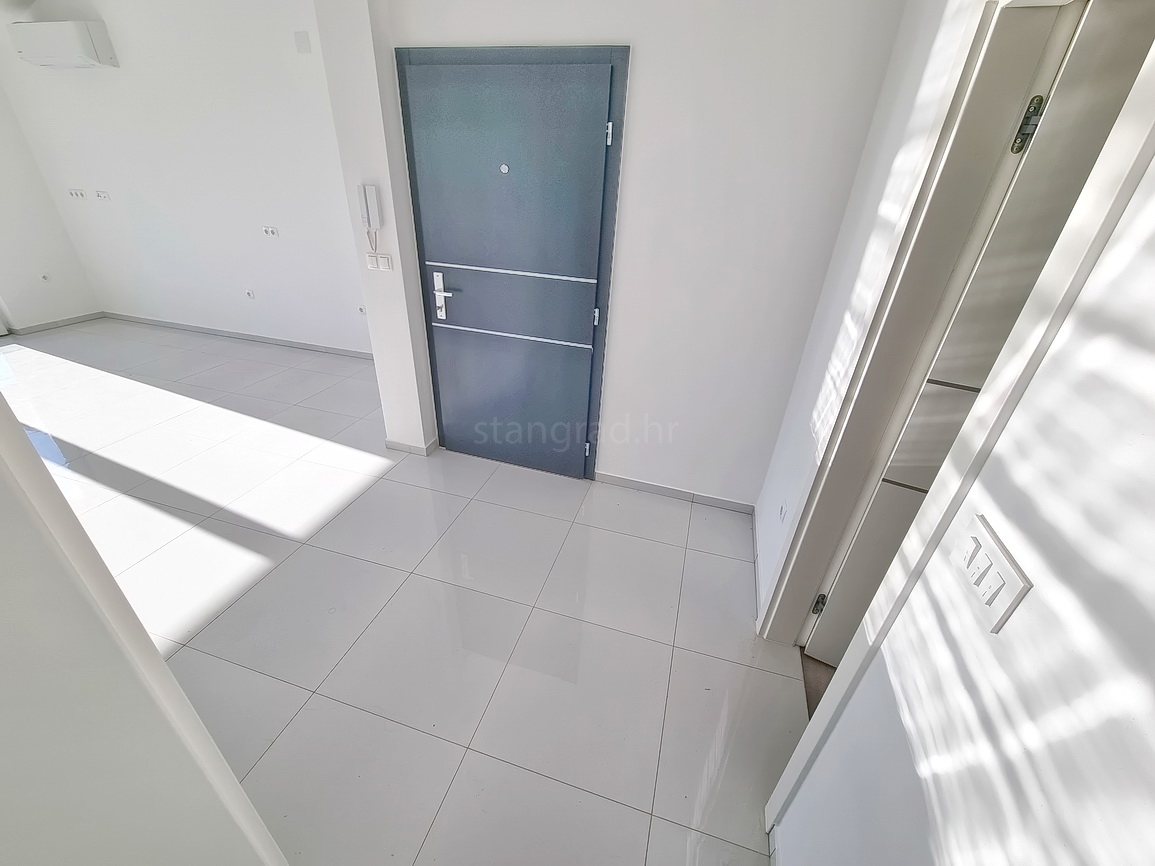 Crikvenica, stanovanje v 2. nadstropju novogradnje v bližini morja!