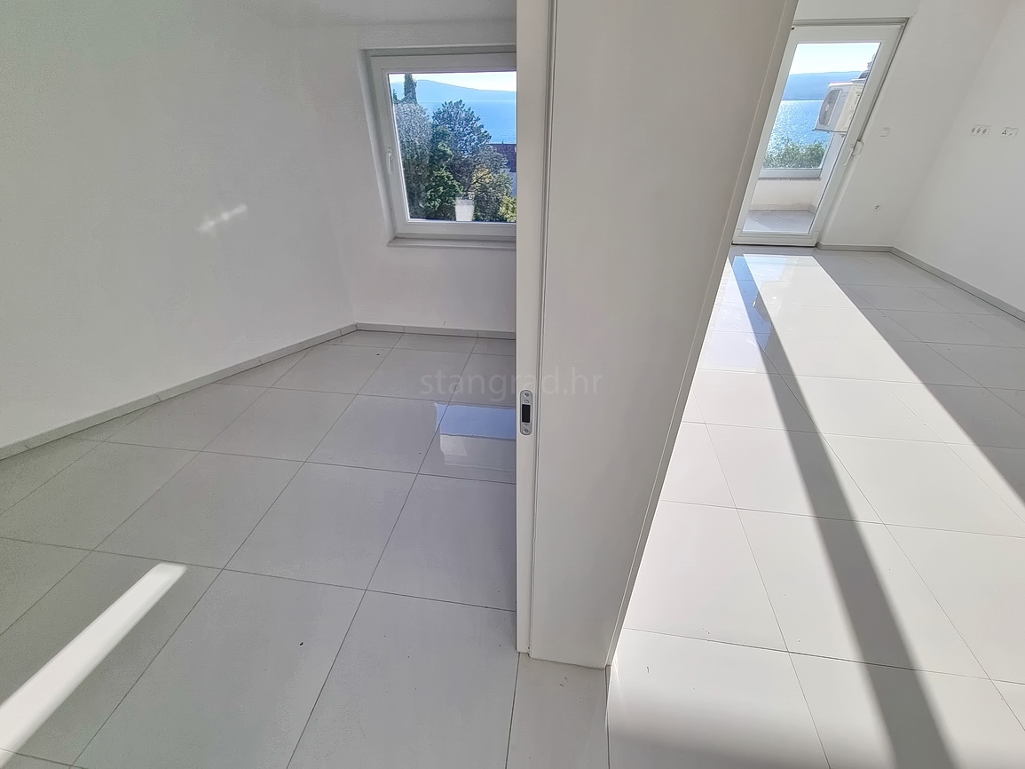 Crikvenica, stanovanje v 2. nadstropju novogradnje v bližini morja!