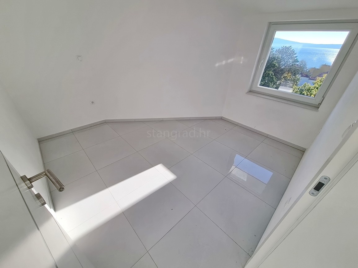 Crikvenica, stanovanje v 2. nadstropju novogradnje v bližini morja!