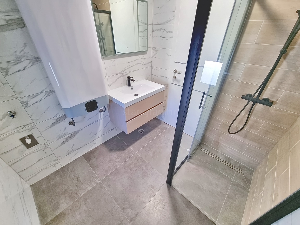 Crikvenica, stanovanje v 2. nadstropju novogradnje v bližini morja!