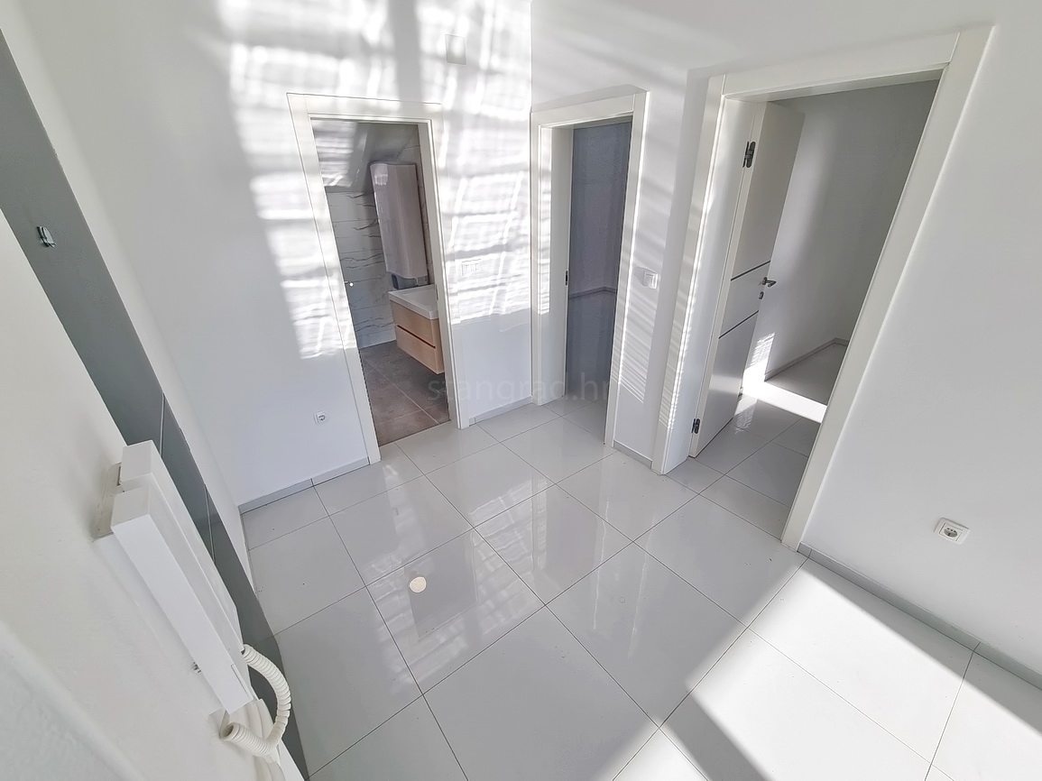 Crikvenica, stanovanje v 2. nadstropju novogradnje v bližini morja!