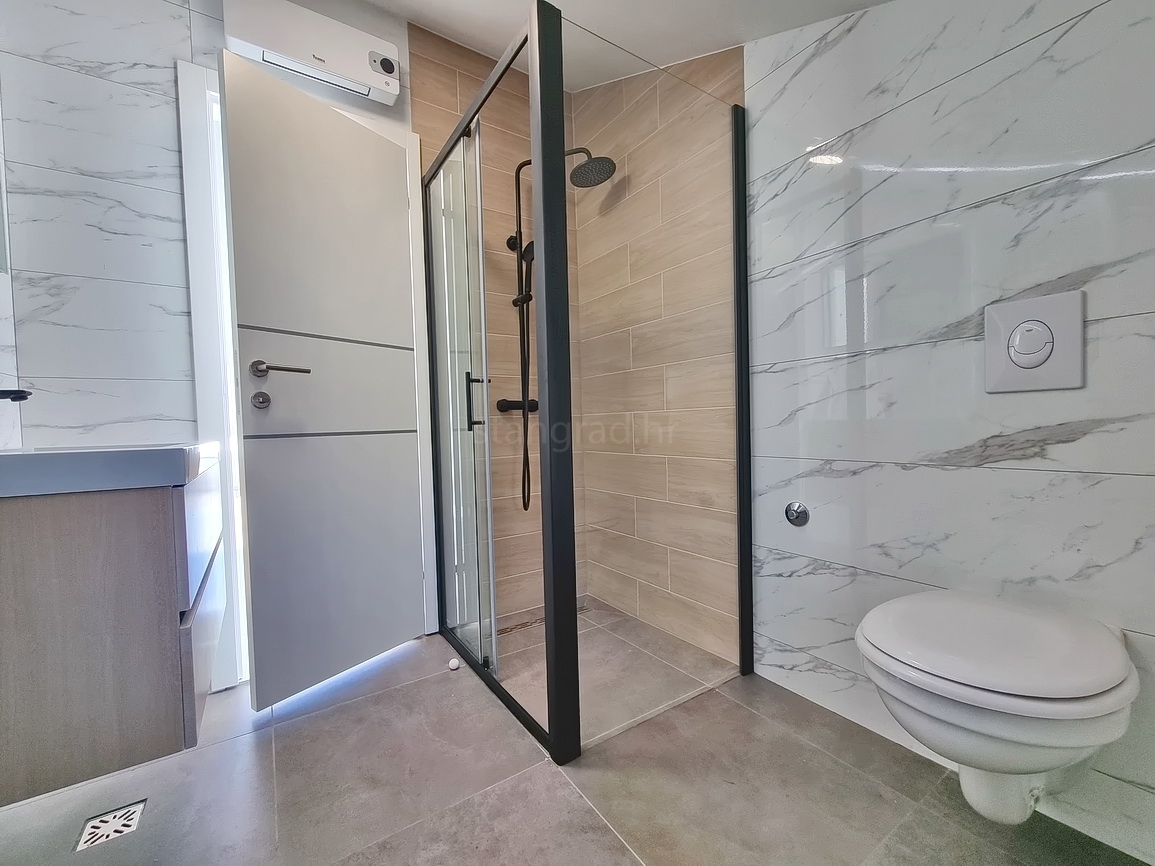 Crikvenica, stanovanje v 2. nadstropju novogradnje v bližini morja!