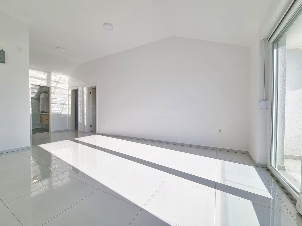 Crikvenica, stanovanje v 2. nadstropju novogradnje v bližini morja!