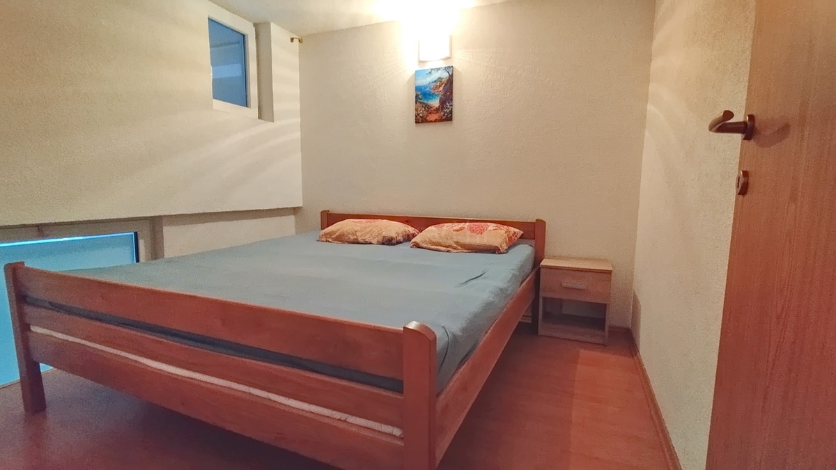 Novi Vinodolski, dvoetažni apartma blizu morja!