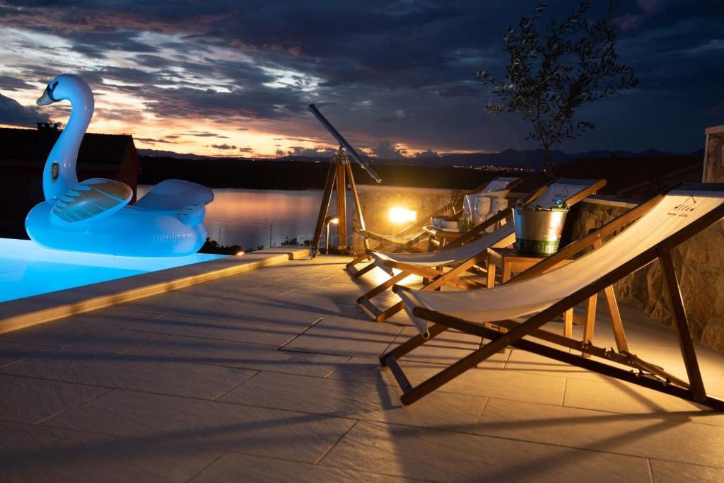 Uvala Soline ekskluzivna vila s 6 apartmaji bazenom in pogledom na morje!