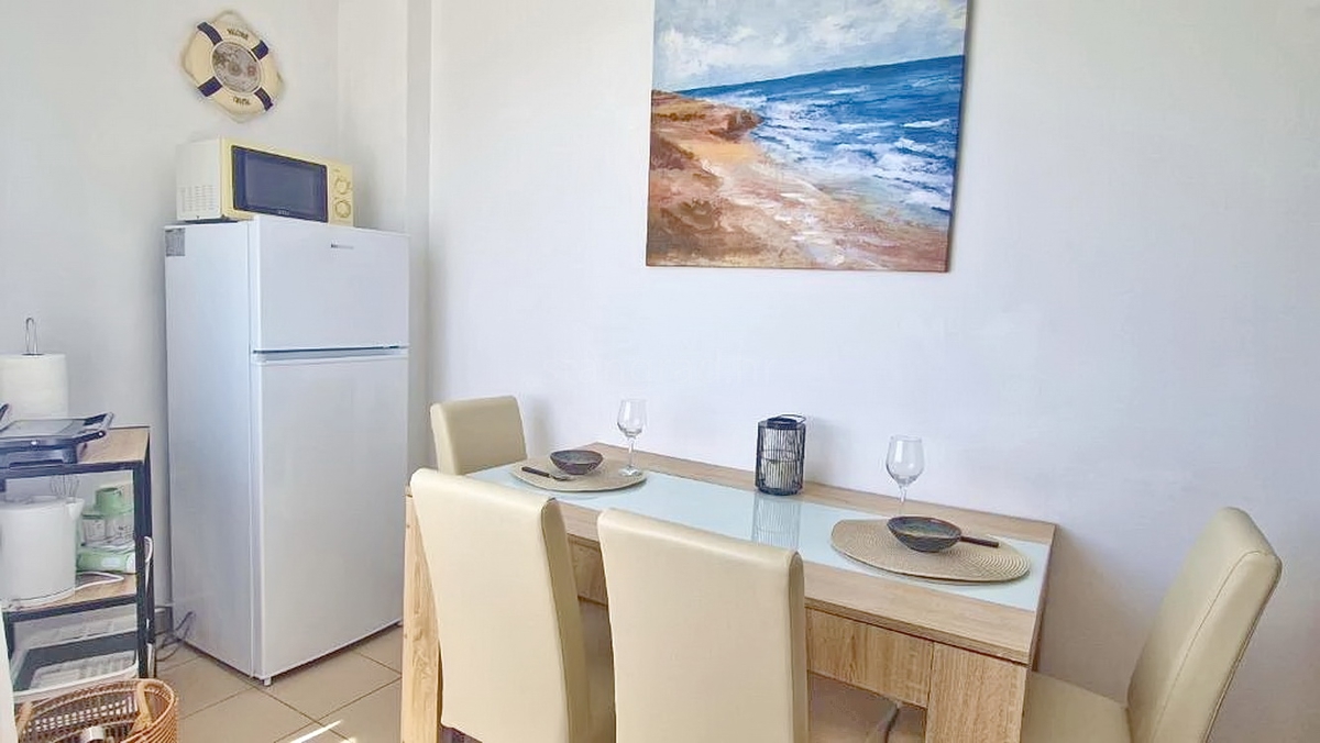 Krk, stanovanje v pritličju s pogledom na morje!