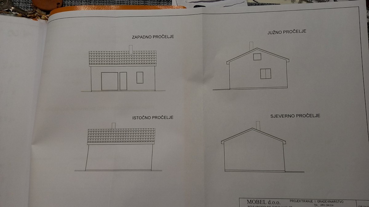 Okolica Crikvenice, dve samostojni hiši z bazenom na mirni lokaciji, PRODAMO!