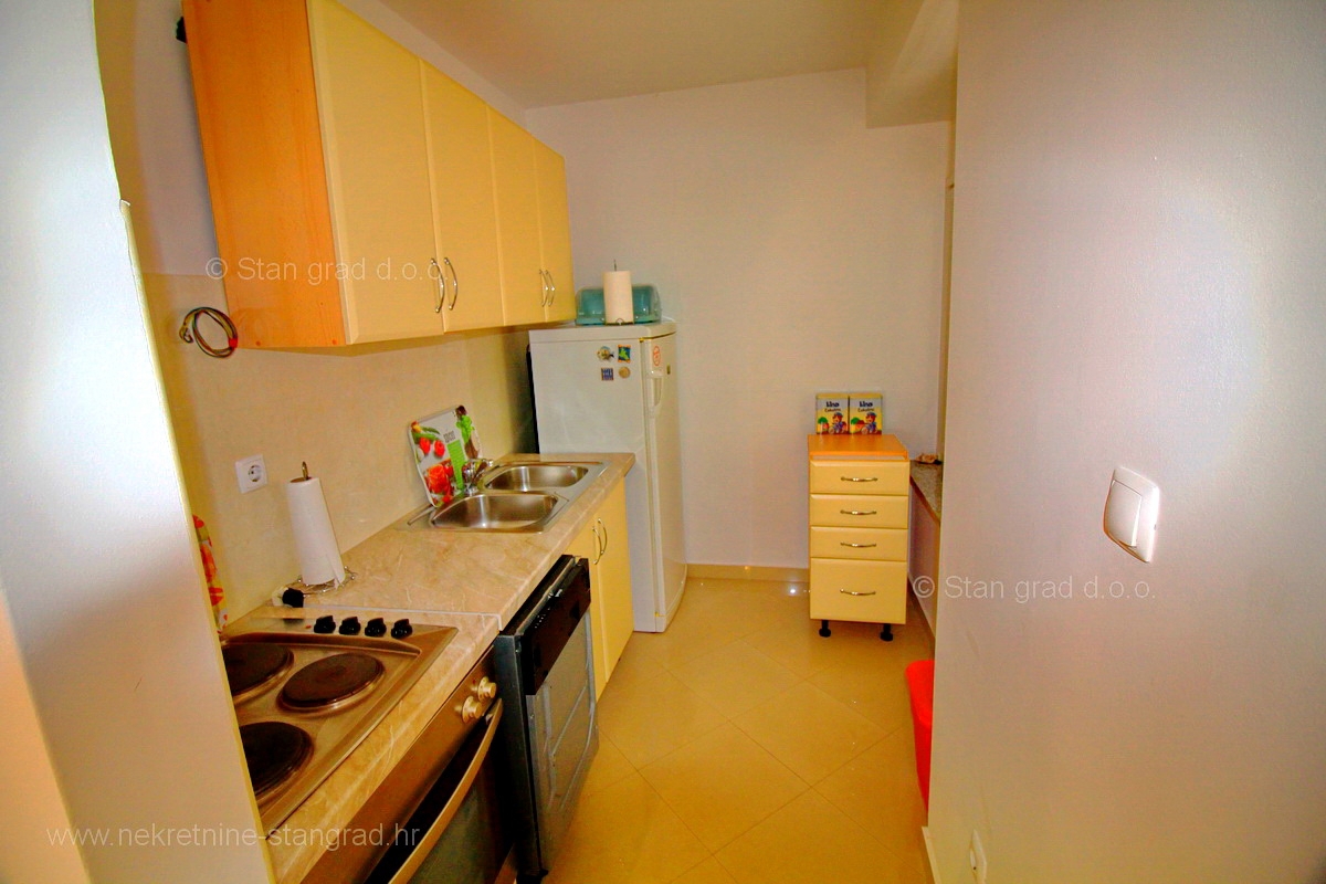 Malinska, apartma na ekskluzivni lokaciji 1. vrsta do morja, PRODAMO!