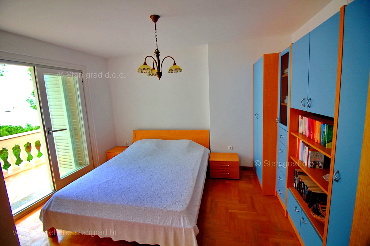 Malinska, apartma na ekskluzivni lokaciji 1. vrsta do morja, PRODAMO!