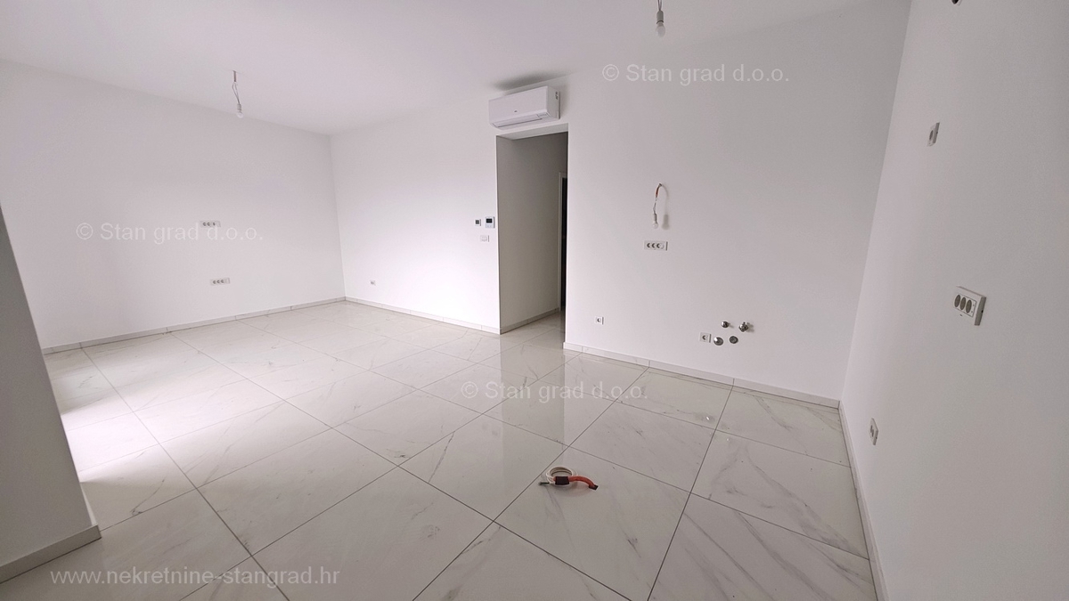 Malinska, dva nova moderna apartmaja z vrtom in pogledom na morje!