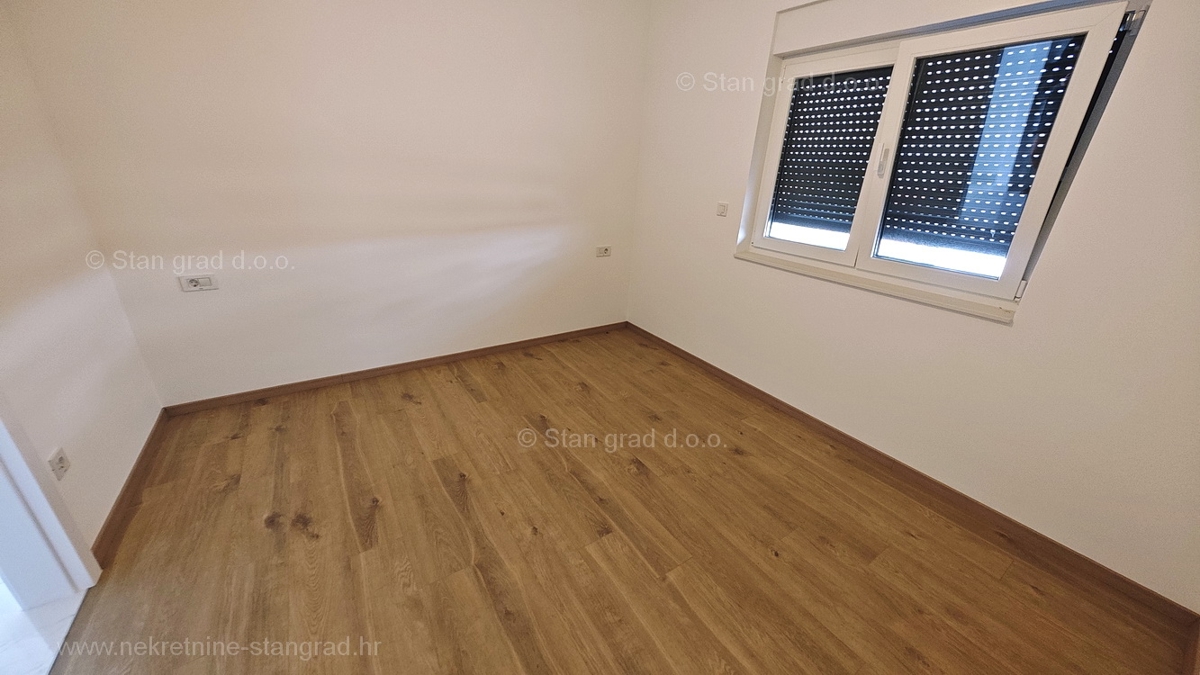 Malinska, dva nova moderna apartmaja z vrtom in pogledom na morje!