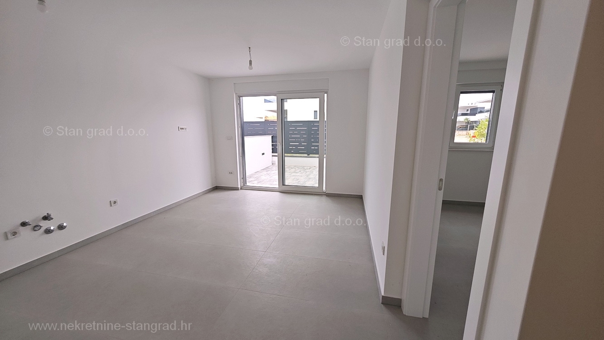 Malinska, dva nova moderna apartmaja z vrtom in pogledom na morje!