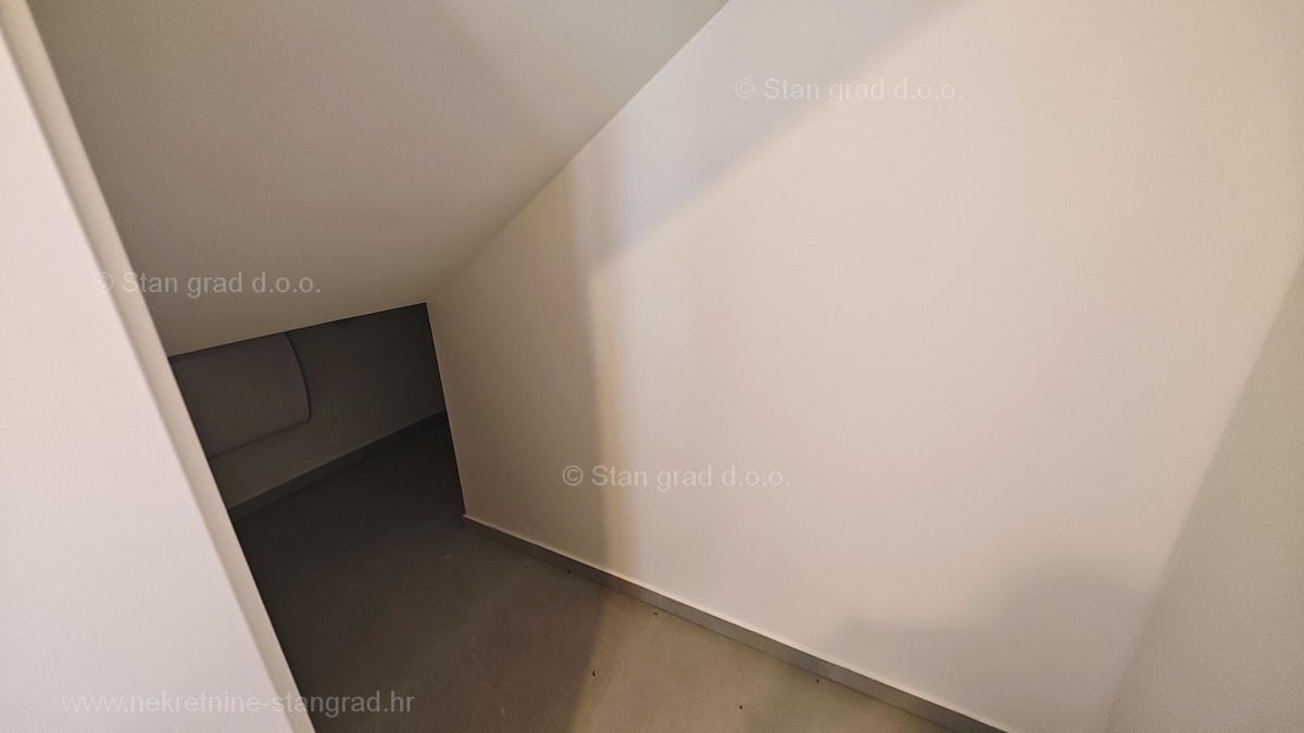Malinska, dva nova moderna apartmaja z vrtom in pogledom na morje!