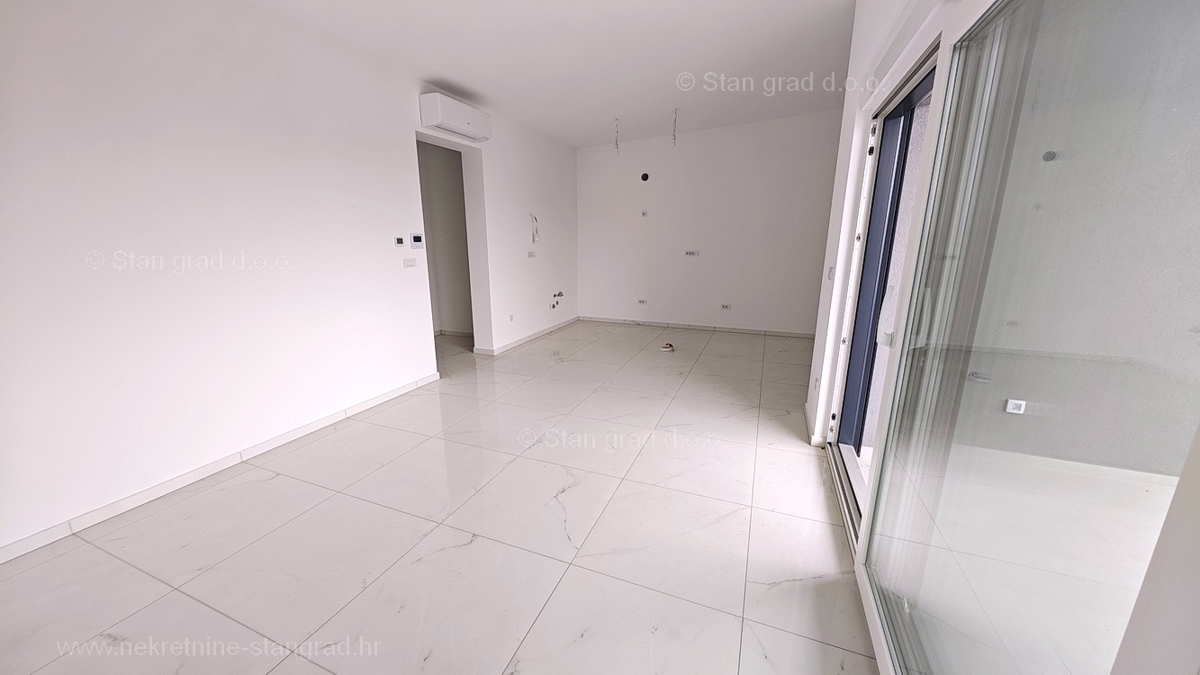 Malinska, dva nova moderna apartmaja z vrtom in pogledom na morje!