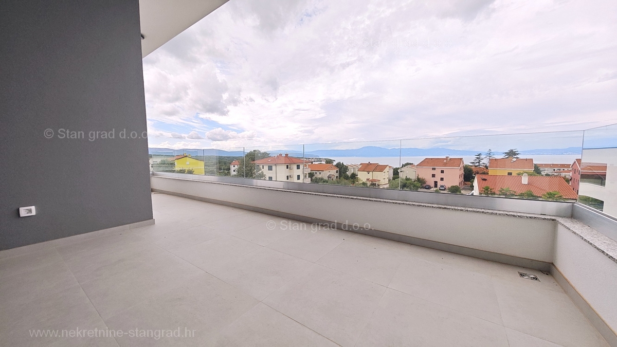 Malinska, dva nova moderna apartmaja z vrtom in pogledom na morje!