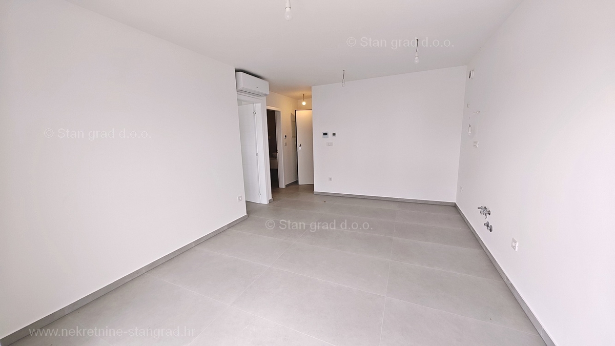 Malinska, dva nova moderna apartmaja z vrtom in pogledom na morje!