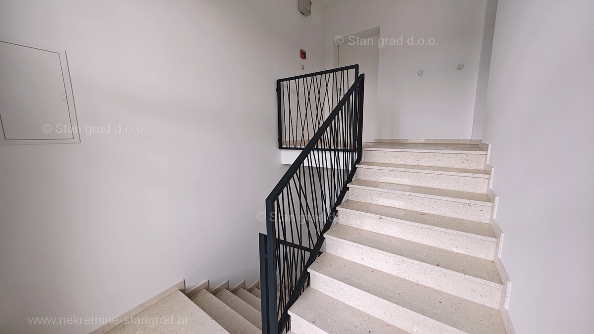 Malinska, dva nova moderna apartmaja z vrtom in pogledom na morje!