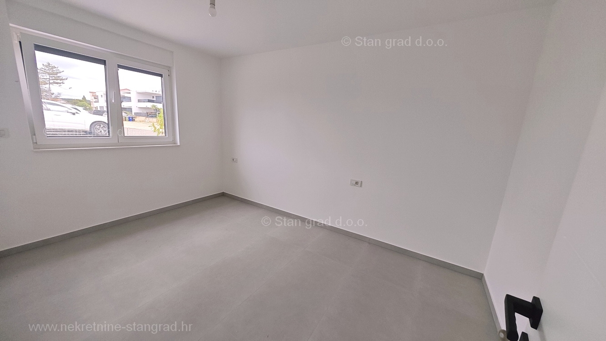 Malinska, dva nova moderna apartmaja z vrtom in pogledom na morje!