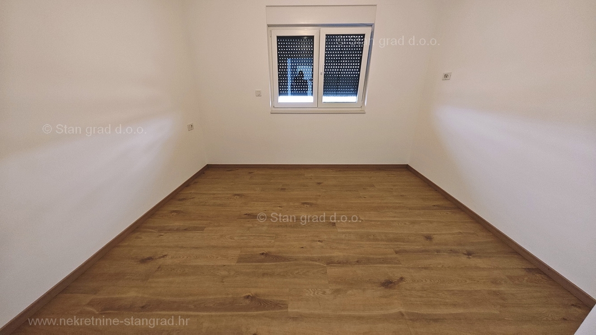 Malinska, dva nova moderna apartmaja z vrtom in pogledom na morje!