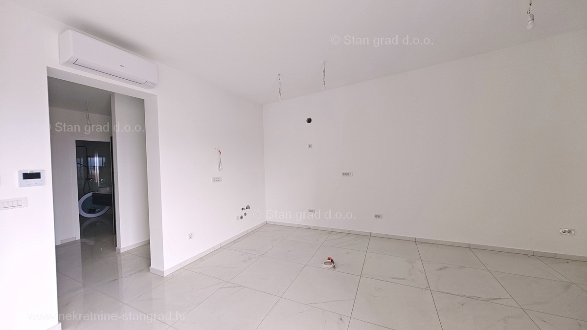 Malinska, dva nova moderna apartmaja z vrtom in pogledom na morje!