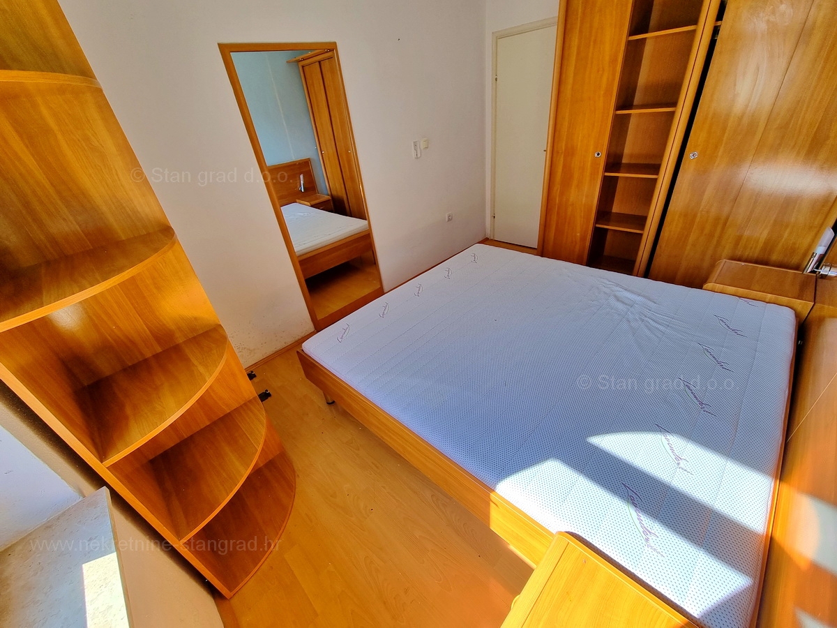 Otok Krk, Malinska, lep apartma v prvem nadstropju s pogledom na morje za prodajo!