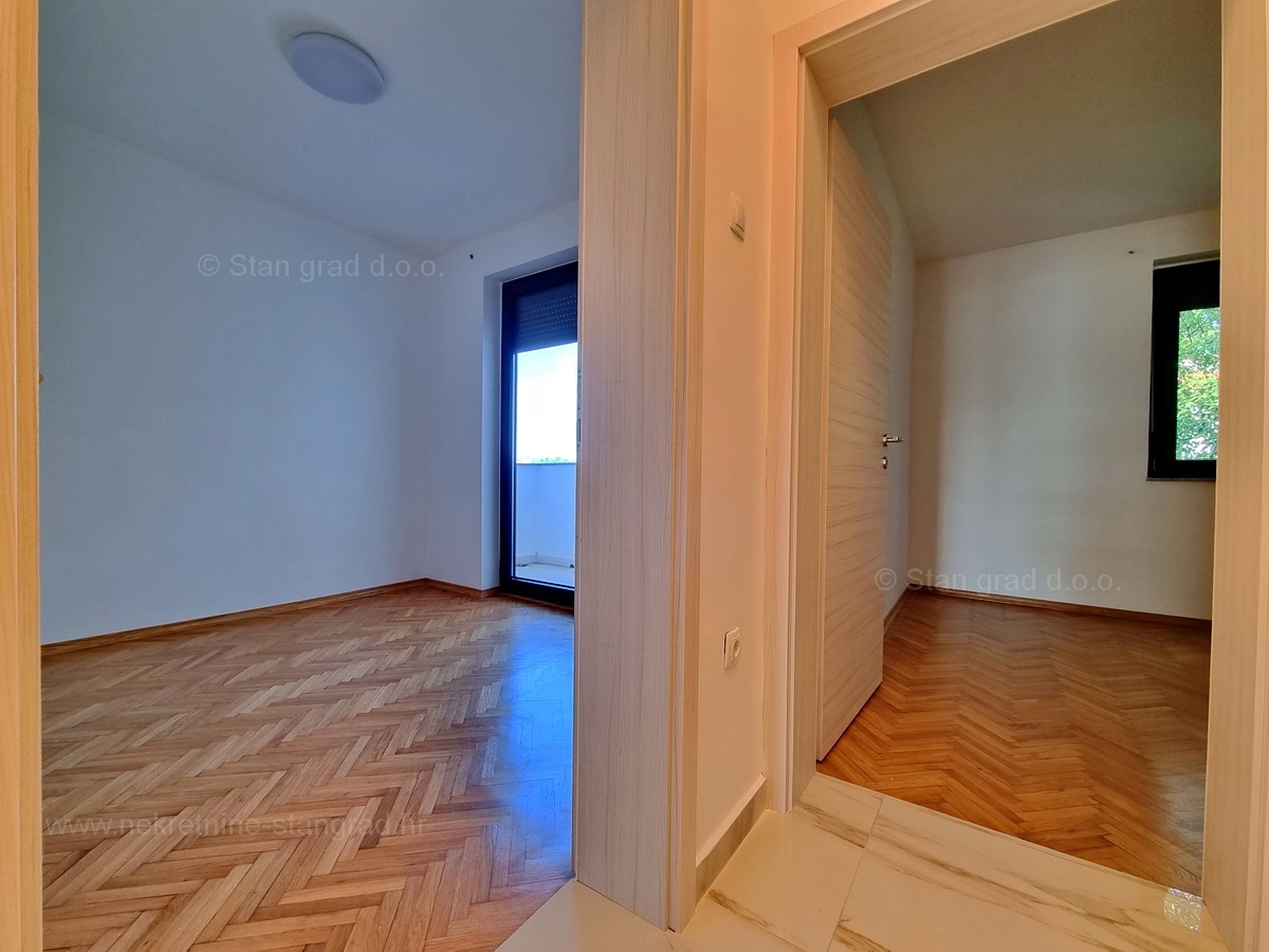Otok Krk, Malinska, prodaja apartma na odlični lokaciji, 200 m od morja!