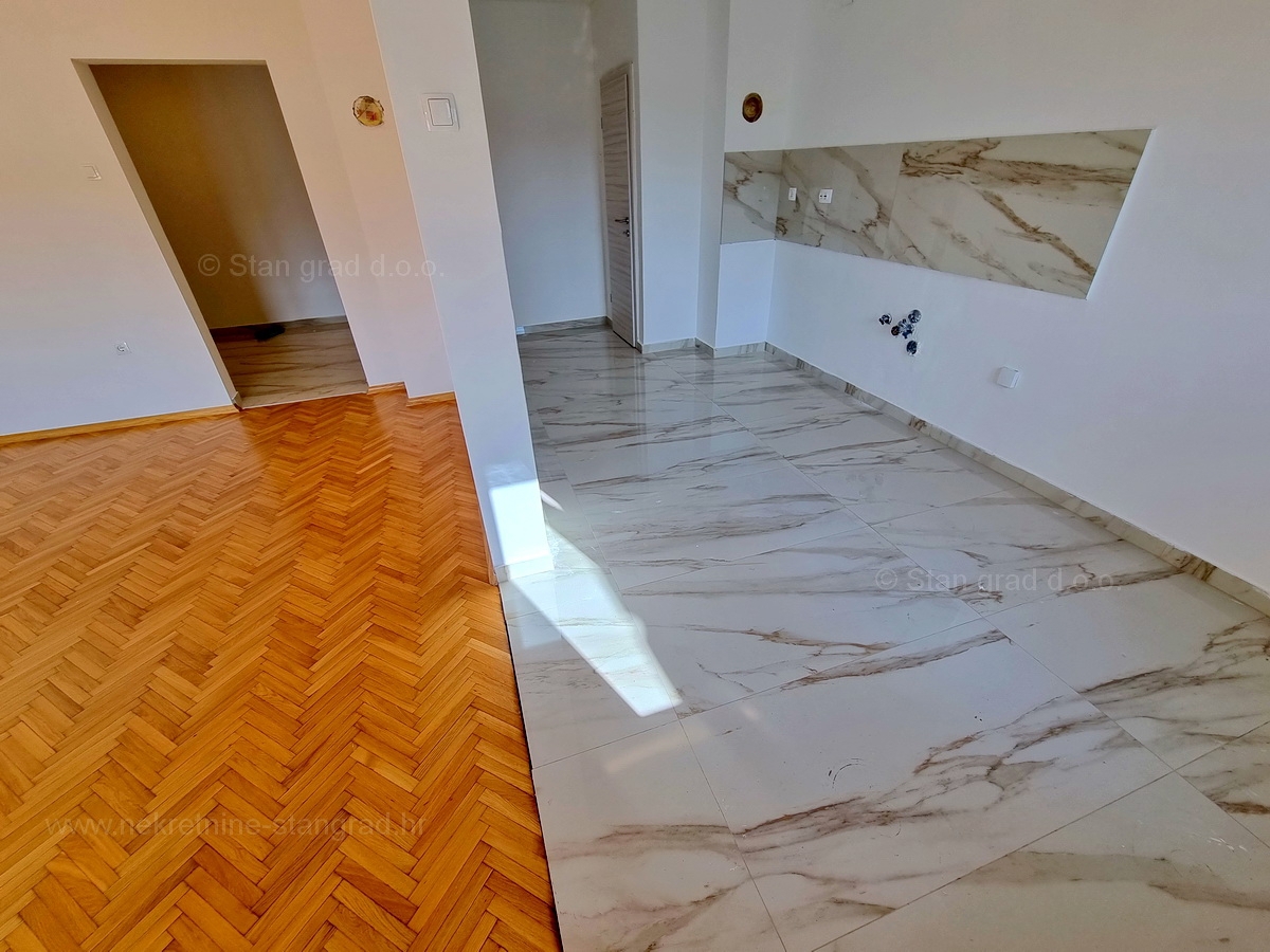 Otok Krk, Malinska, prodaja apartma na odlični lokaciji, 200 m od morja!