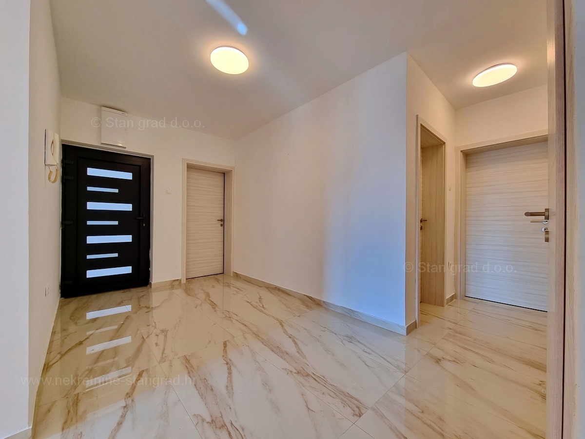 Otok Krk, Malinska, prodaja apartma na odlični lokaciji, 200 m od morja!