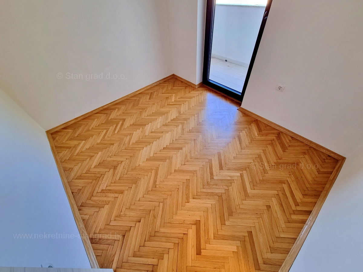 Otok Krk, Malinska, prodaja apartma na odlični lokaciji, 200 m od morja!