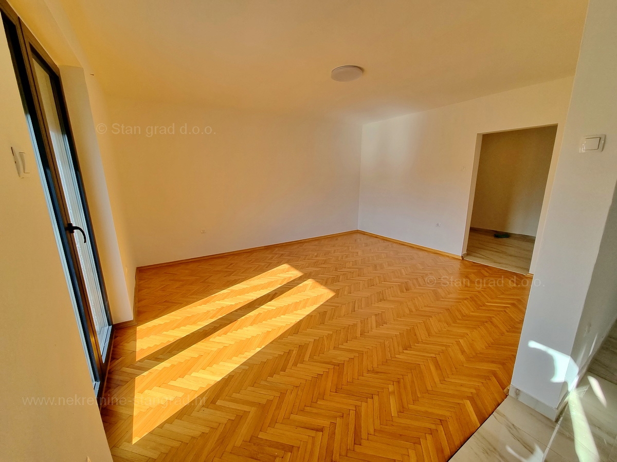 Otok Krk, Malinska, prodaja apartma na odlični lokaciji, 200 m od morja!