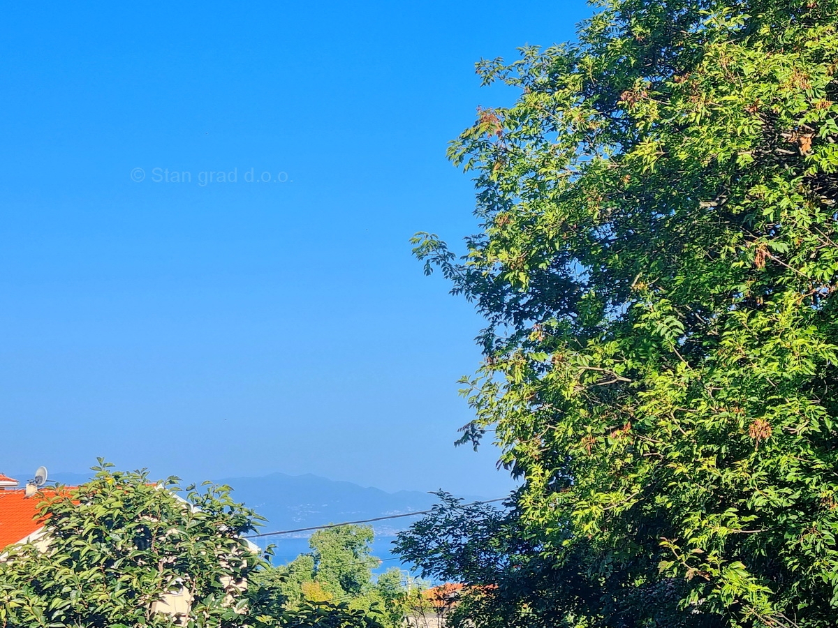 Otok Krk, Malinska, ravno gradbeno zemljišče na odlični lokaciji!