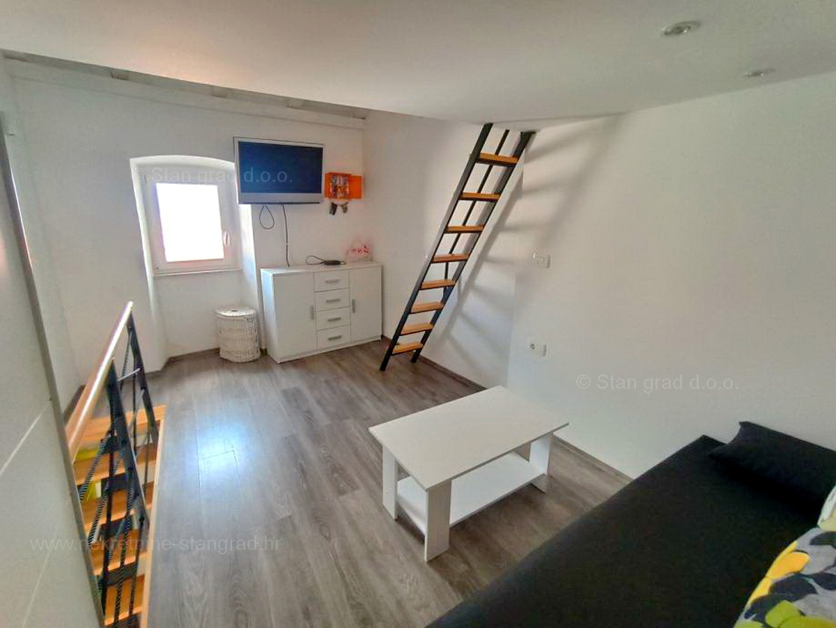 Baška, dvoetažni apartma, le 50 m od morja, prodamo!!