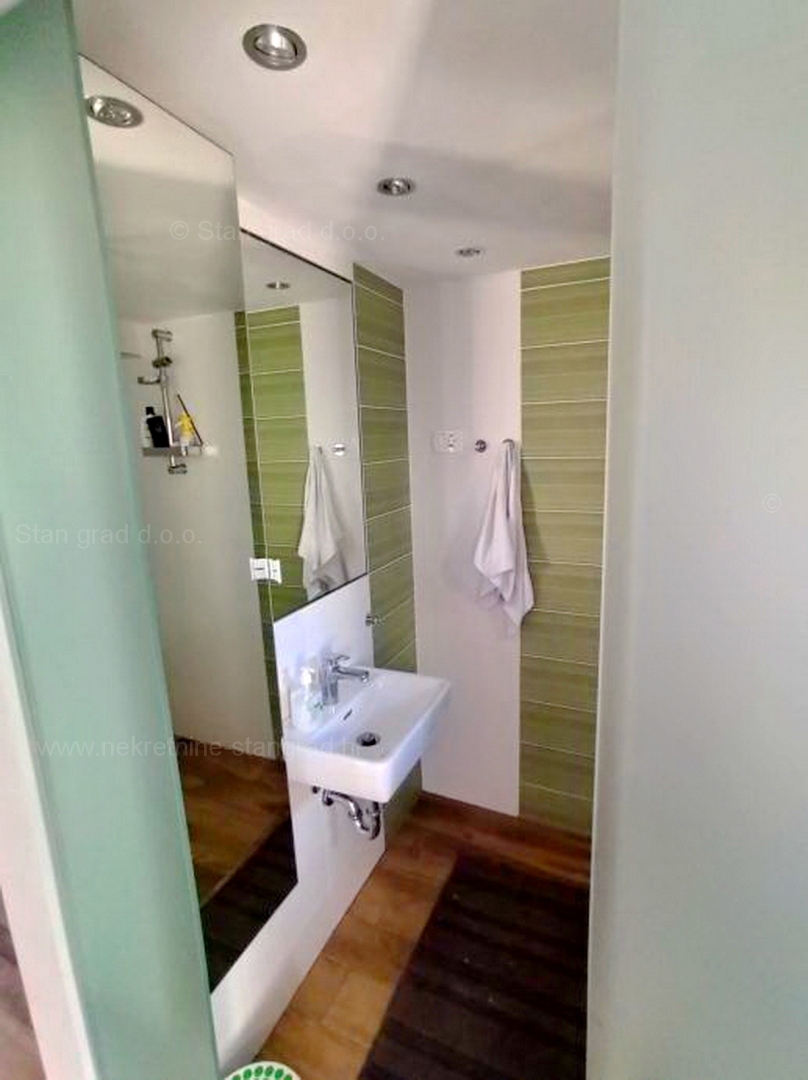 Baška, dvoetažni apartma, le 50 m od morja, prodamo!!