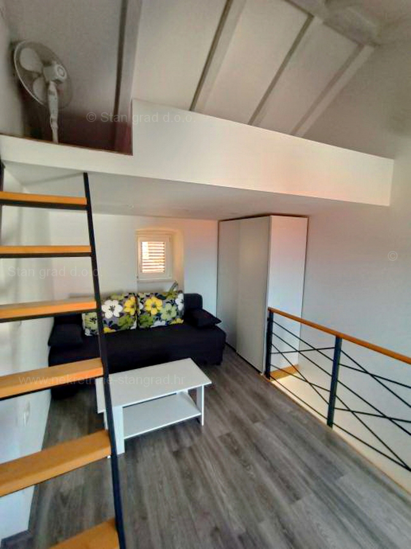 Baška, dvoetažni apartma, le 50 m od morja, prodamo!!