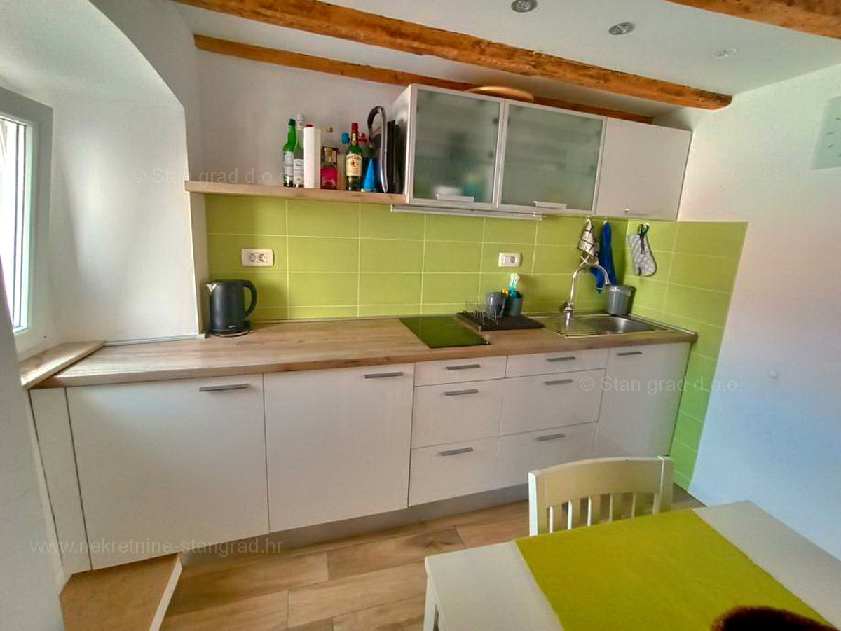 Baška, dvoetažni apartma, le 50 m od morja, prodamo!!