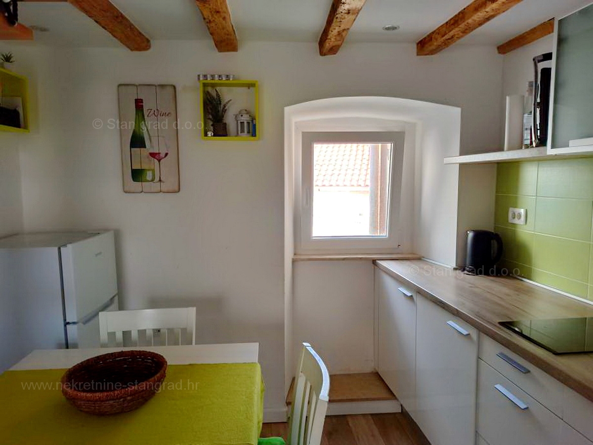 Baška, dvoetažni apartma, le 50 m od morja, prodamo!!