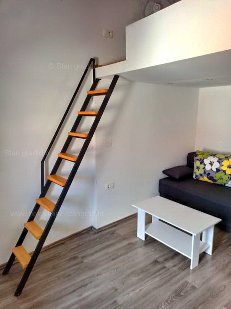 Baška, dvoetažni apartma, le 50 m od morja, prodamo!!