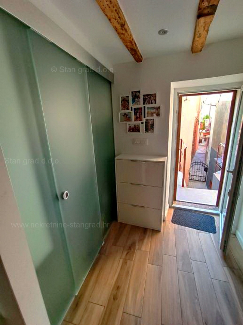 Baška, dvoetažni apartma, le 50 m od morja, prodamo!!