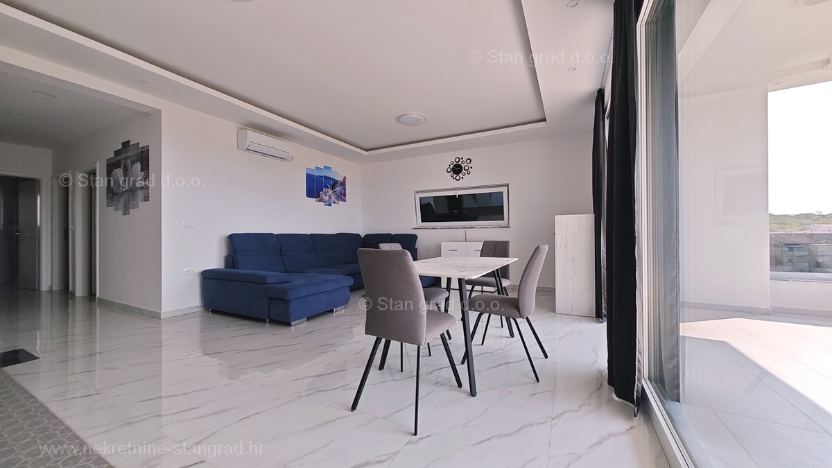 Malinska, moderen apartma z odprtim pogledom na morje!