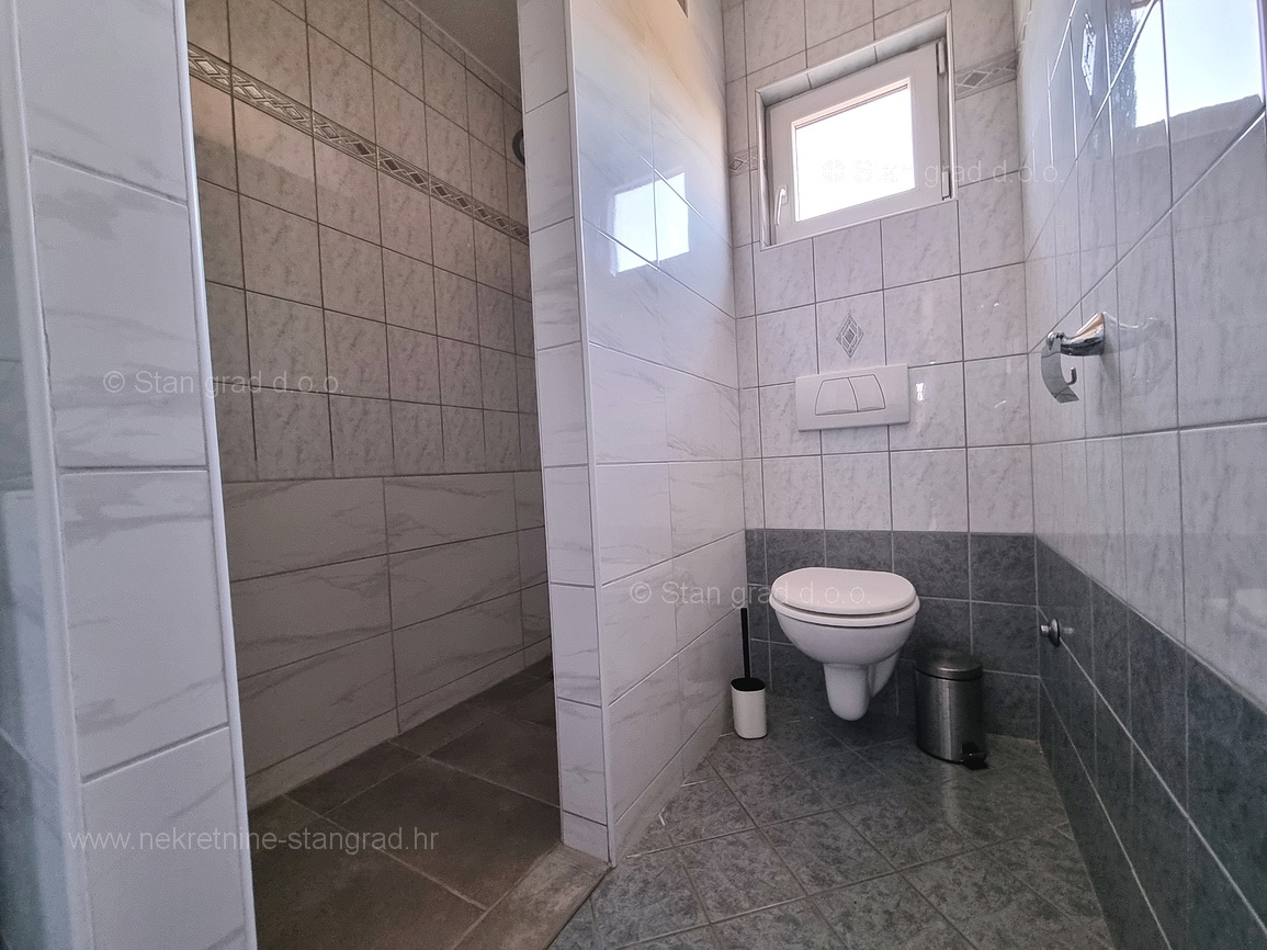 Okolica Krka, popolnoma opremljen dvosobni apartma v 1. nadstropju!