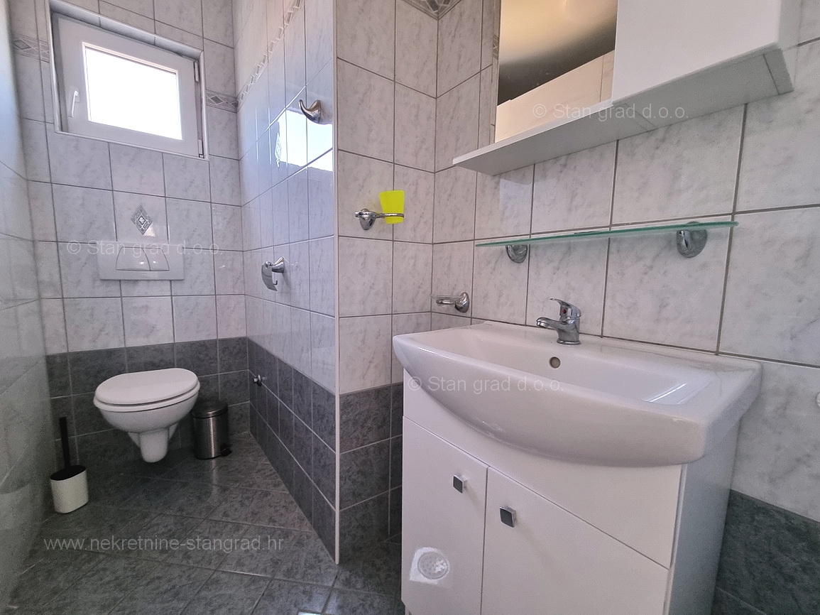 Okolica Krka, popolnoma opremljen dvosobni apartma v 1. nadstropju!