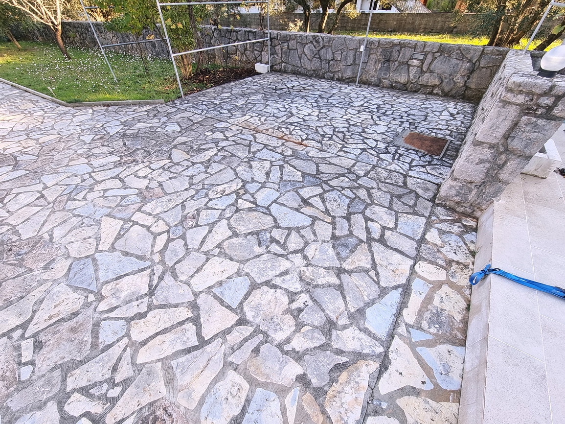 Okolica Krka, popolnoma opremljen dvosobni apartma v 1. nadstropju!