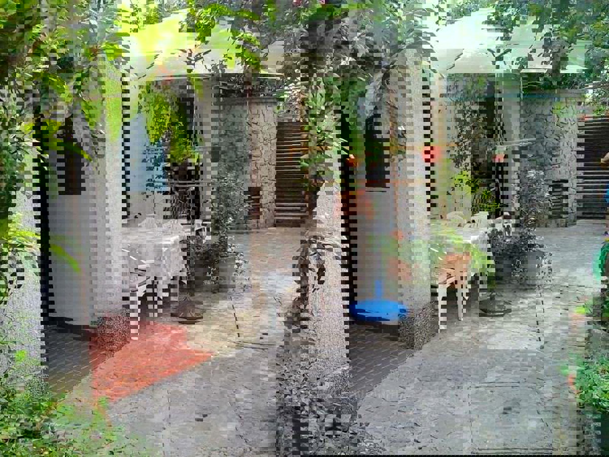 Malinska, hiša za turistične namene z 9 apartmaji
