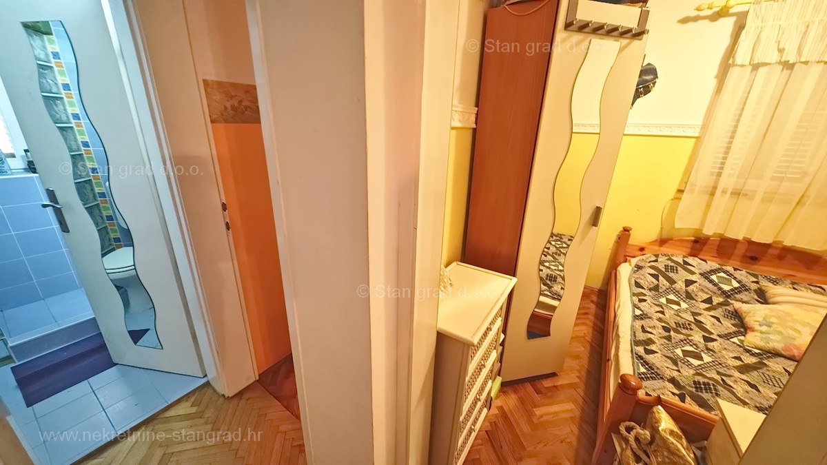 Malinska, trisobni apartma z vrtom blizu morja!