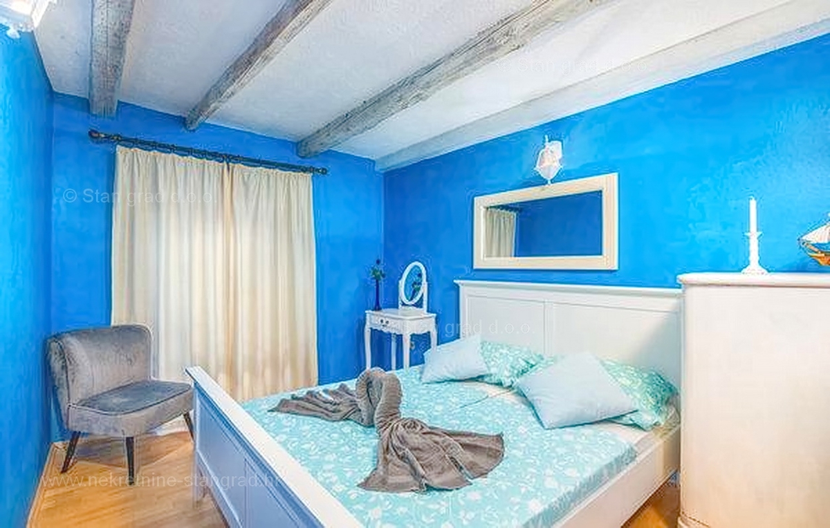 Šilo, očarljiva hiša z bazenom in tremi apartmaji!