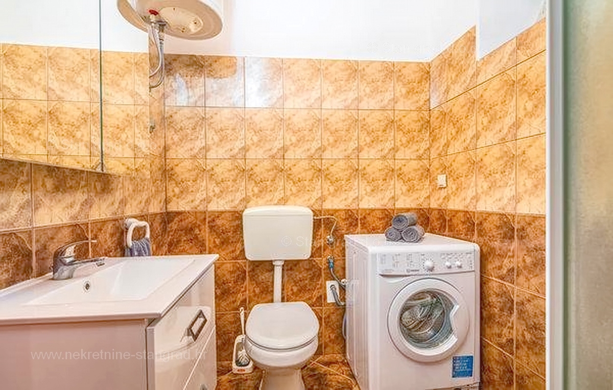 Šilo, očarljiva hiša z bazenom in tremi apartmaji!